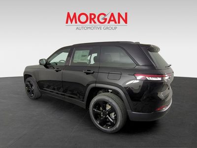 2025 Jeep Grand Cherokee — detail view