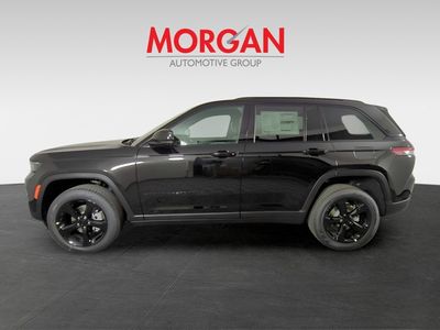 2025 Jeep Grand Cherokee — photo 8 view