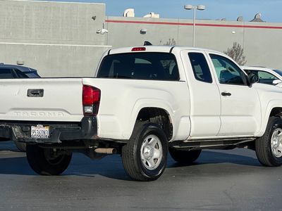 2022 Toyota Tacoma - Photo 2