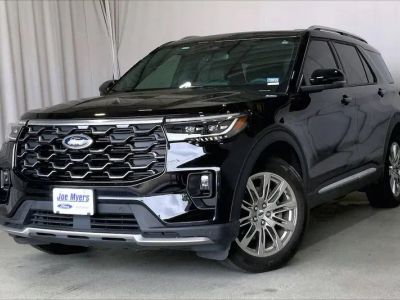 2025 Ford Explorer - Photo 2