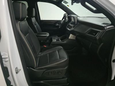 2023 Chevrolet Suburban — photo 13 view