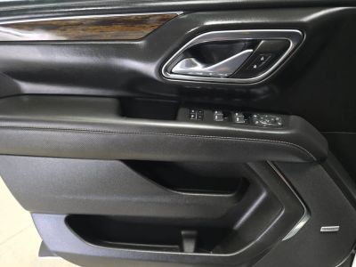 2023 Chevrolet Suburban — photo 12 view
