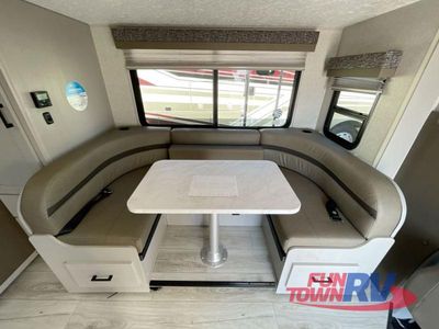 2025 Coachmen RV Freelander - Photo 13