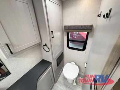 2025 Coachmen RV Freelander - Photo 20