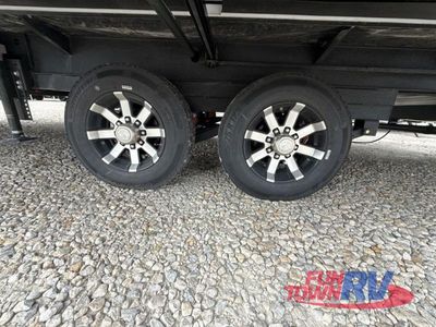 2026 KZ Durango - Photo 9