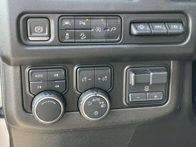 2021 Chevrolet Suburban - Photo 16