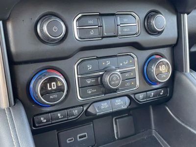 2021 Chevrolet Suburban - Photo 24