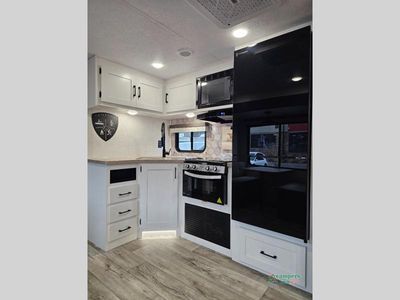 2025 Venture RV Sienna - Photo 12