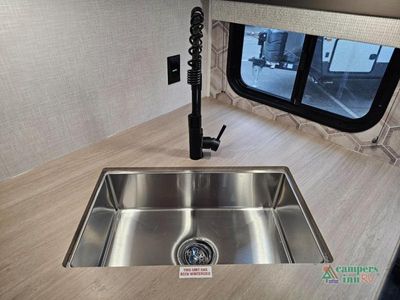 2025 Venture RV Sienna - Photo 15