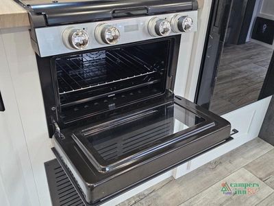 2025 Venture RV Sienna - Photo 18