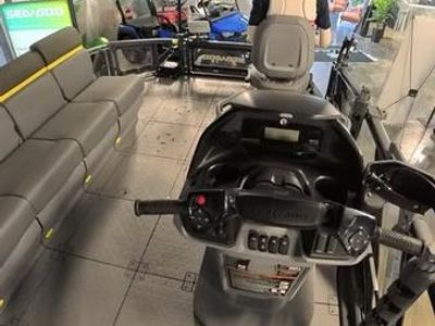 2025 Sea-Doo Switch Fish 18 - 170 hp Galvanized — photo 14 view