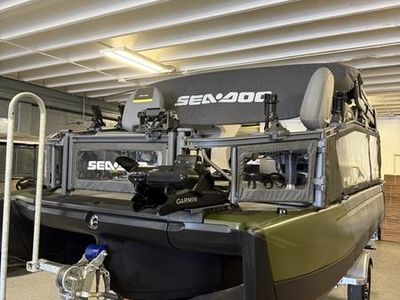 2025 Sea-Doo Switch Fish 18 - 170 hp Galvanized — front three-quarter view