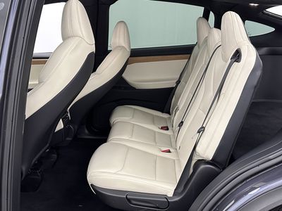 2020 Tesla Model X - Photo 22