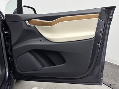 2020 Tesla Model X - Photo 30