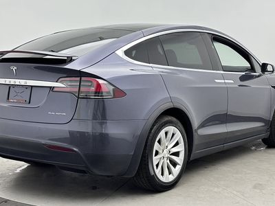 2020 Tesla Model X - Photo 6