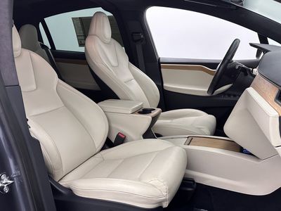 2020 Tesla Model X - Photo 33
