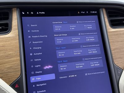 2020 Tesla Model X - Photo 17