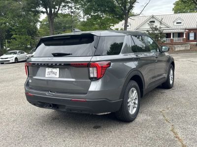 2026 Ford Explorer — photo 7 view