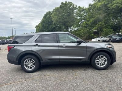 2026 Ford Explorer — photo 8 view