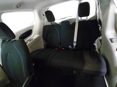 2023 Chrysler Voyager — photo 17 view