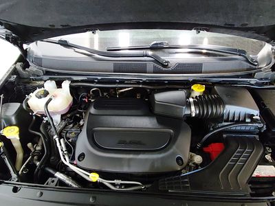 2023 Chrysler Voyager — photo 9 view