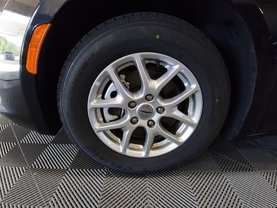 2023 Chrysler Voyager — photo 10 view