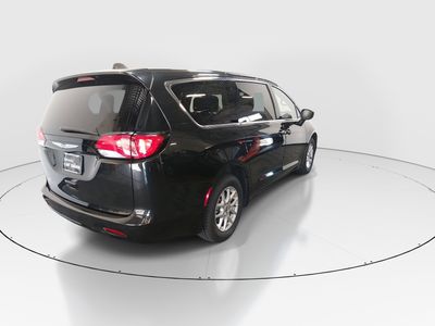 2023 Chrysler Voyager — photo 7 view