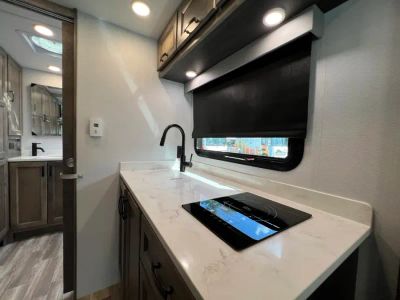 2026 Tiffin MIDAS — photo 10 view