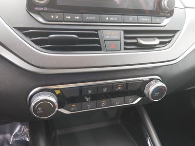 2024 Nissan Altima — photo 13 view