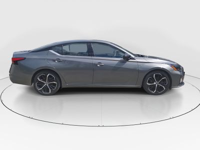 2024 Nissan Altima — photo 8 view