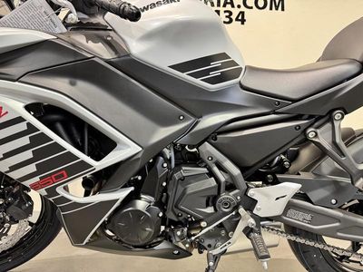 2026 Kawasaki Ninja 650 ABS - Photo 11