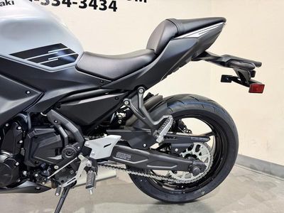 2026 Kawasaki Ninja 650 ABS - Photo 12