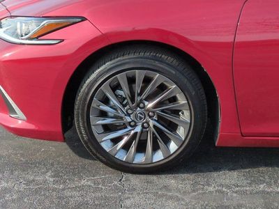 2025 Lexus ES - Photo 7