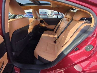 2025 Lexus ES - Photo 15