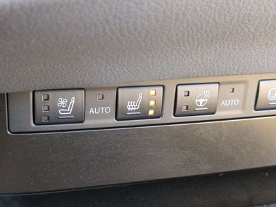 2025 Lexus ES - Photo 13