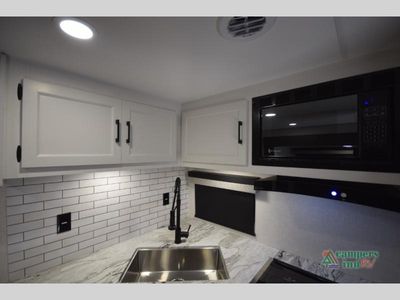 2027 Venture RV Campbound Platinum - Photo 22