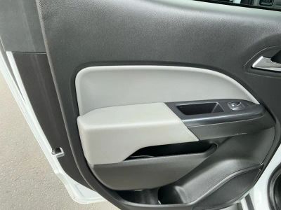 2019 Chevrolet Colorado — photo 16 view