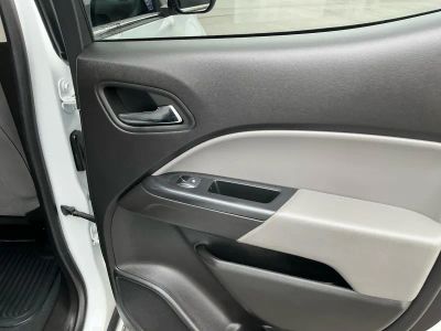 2019 Chevrolet Colorado — photo 19 view