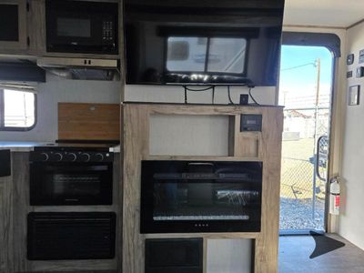2022 Forest River RV Cherokee Alpha Wolf - Photo 33