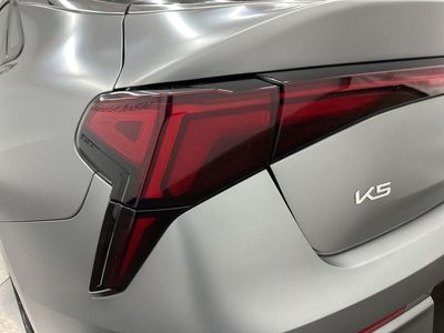 2025 Kia K5 - Photo 25