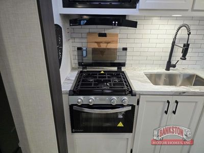 2026 Stratus SR302VBH - Photo 12