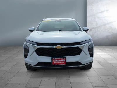 2025 Chevrolet Trax - Photo 2