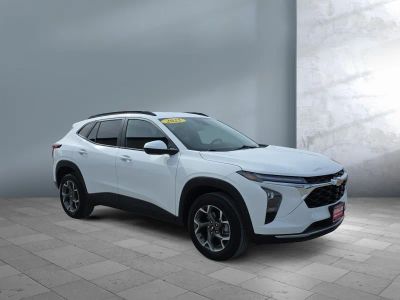 2025 Chevrolet Trax - Photo 8