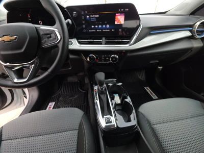2025 Chevrolet Trax - Photo 13