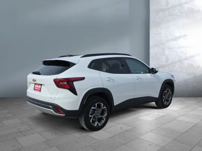 2025 Chevrolet Trax - Photo 6