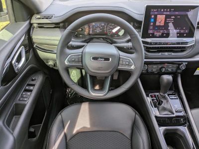 2026 Jeep Compass — photo 14 view