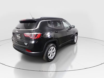 2024 Jeep Compass — photo 7 view