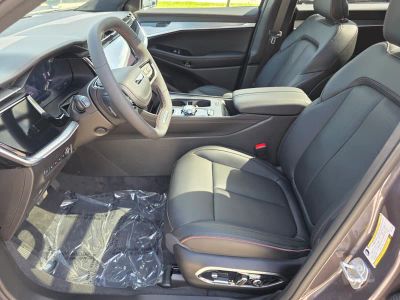 2024 Jeep Wagoneer S — photo 13 view