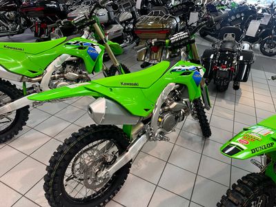 2026 Kawasaki KX450 - Photo 4