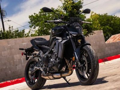 2026 Yamaha MT-09 — front three-quarter view